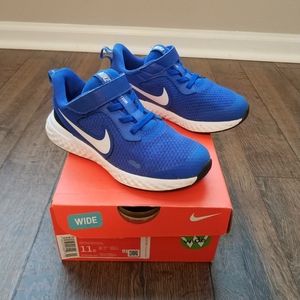 Kid sneakers, Nike revolution 5 PSV, wide, 11c